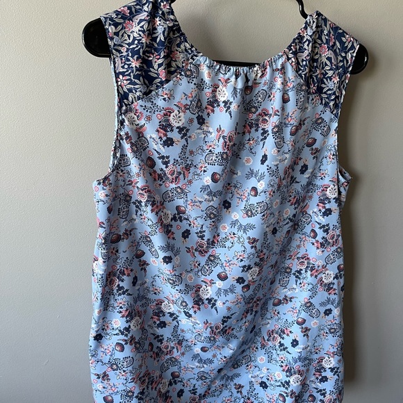 Soft blue and pink blouse - Picture 4 of 4